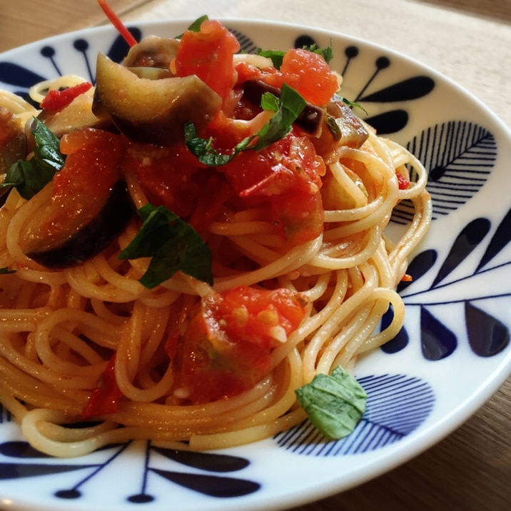 トマト嫌いでも食べれる♪完熟トマトのパスタ